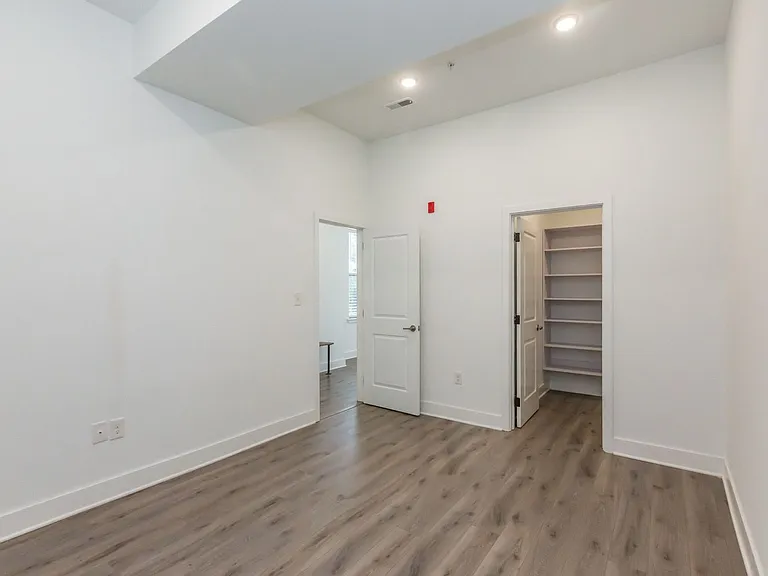 225 N Whitford Rd — Photo 9