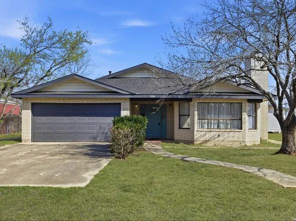 508 Crouch Ave, Devine, TX 78016