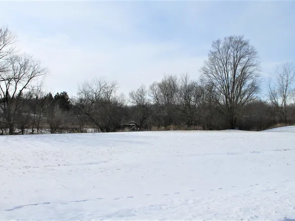 30W195 Dean Ct, Wayne, IL 60184