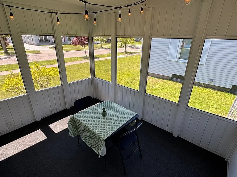 3 season room