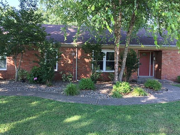2nd image of 821 N Forrest Drive