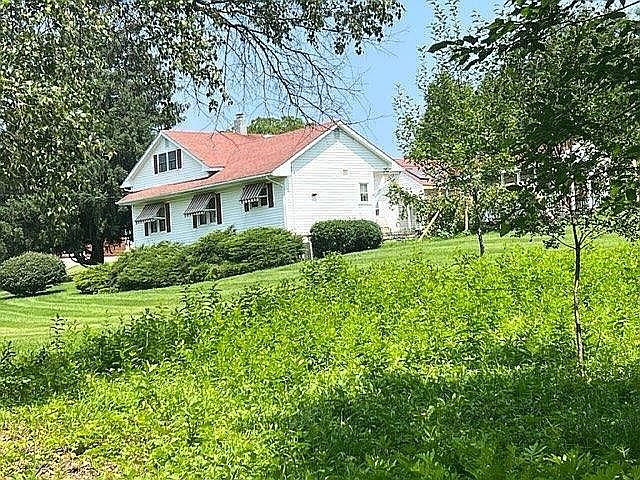 1st image of 7 Shari Dr