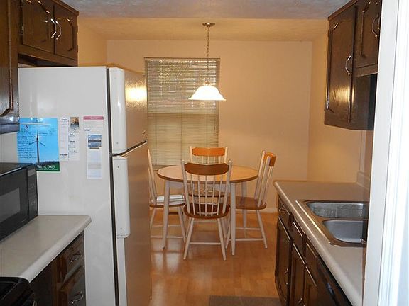 3rd image of 8055 Highfield Ct