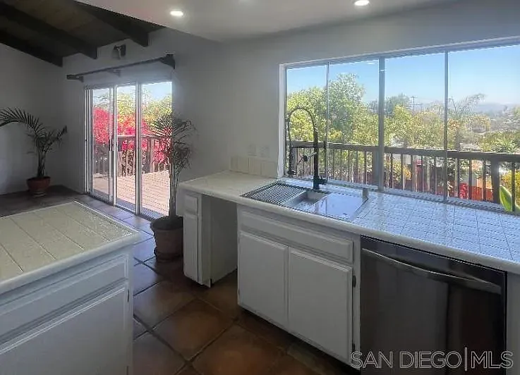 624 Schafer Pl — Photo 17
