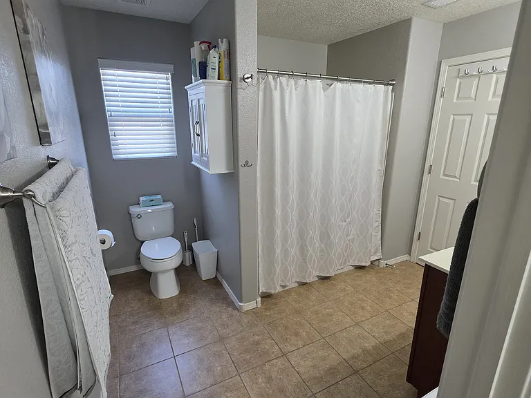 601 Menaul Blvd NE — Photo 40
