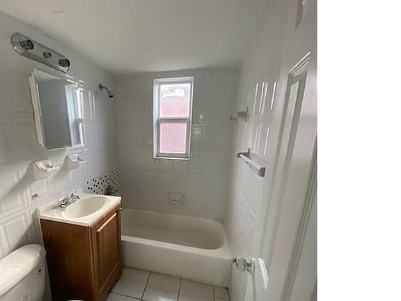 5th image of 1277 NW 58th St #1