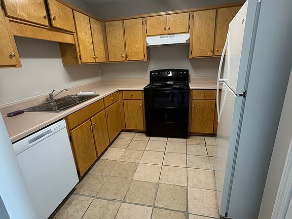 2nd image of 109 Drew Cir