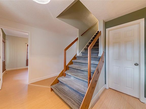 4th image of 230 Krider Rd