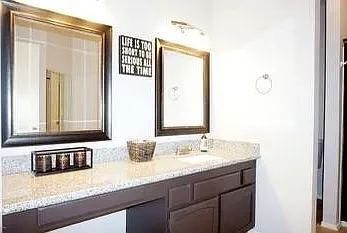 409 E Topeka Dr — Photo 15