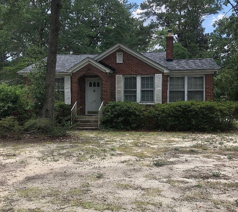 1631 Edgehill Rd