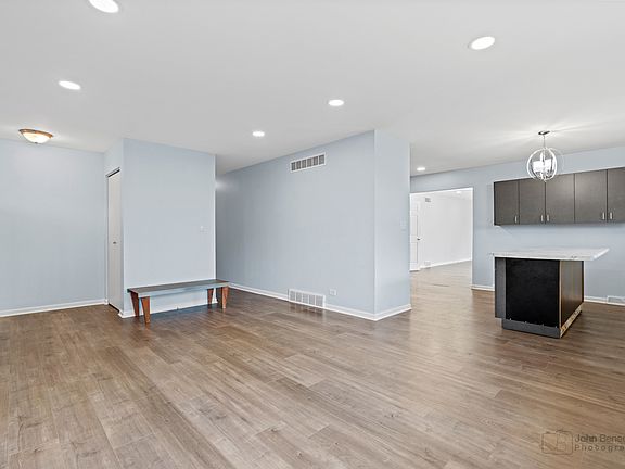 3rd image of 601 Lance Dr
