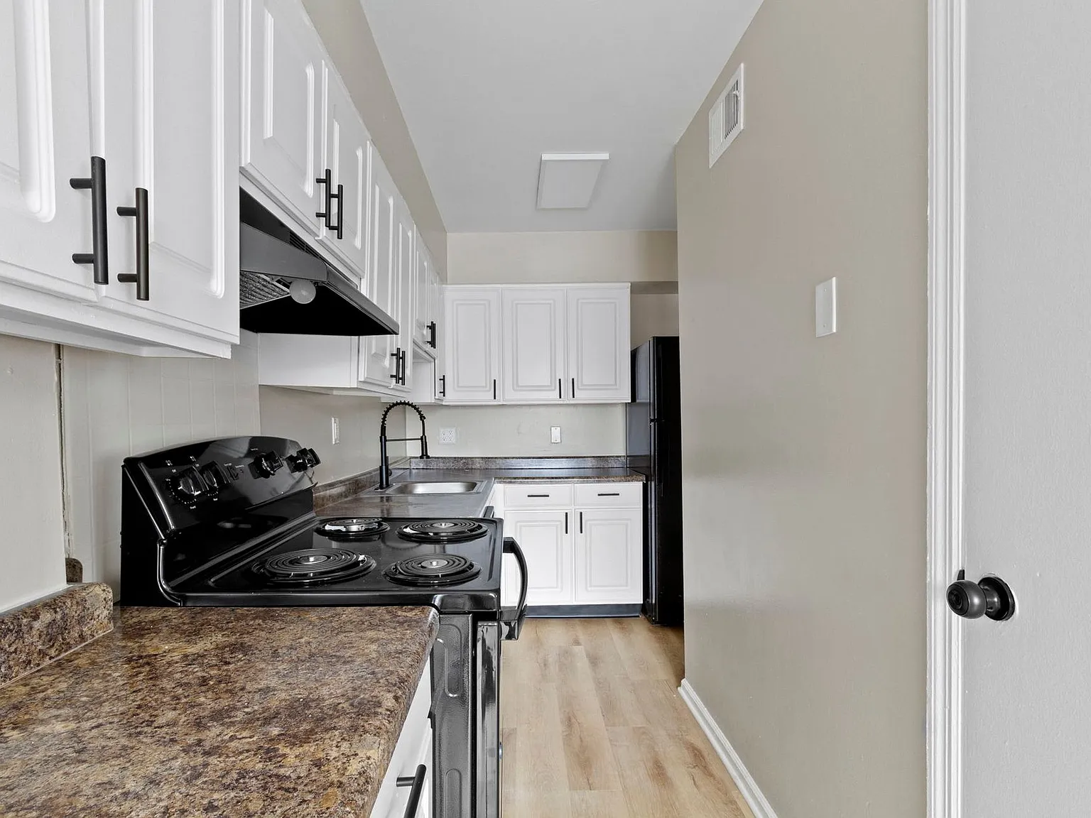The Prairies Apartment Homes — Photo 2