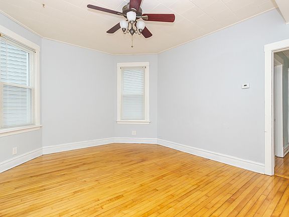 4th image of 3928 N Whipple St
