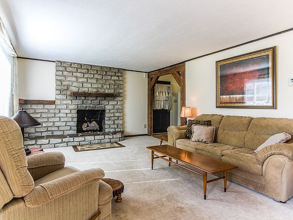 3rd image of 492 Midland Dr