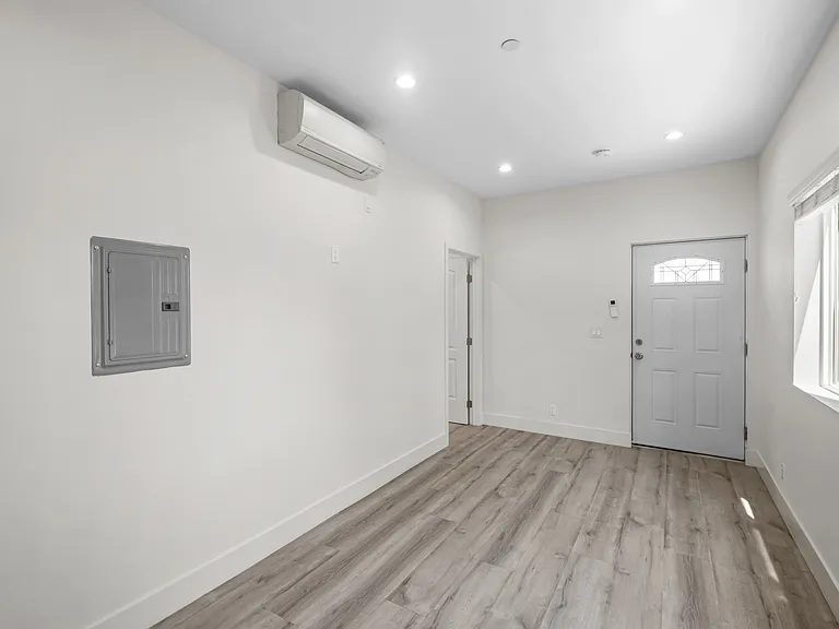 620 E Imperial Ave #A — Photo 7
