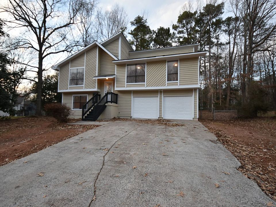 1st image of 764 Oxford Hall Dr
