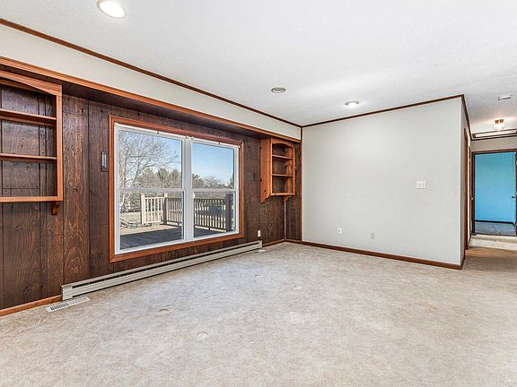3rd image of 550 Grandview Ln