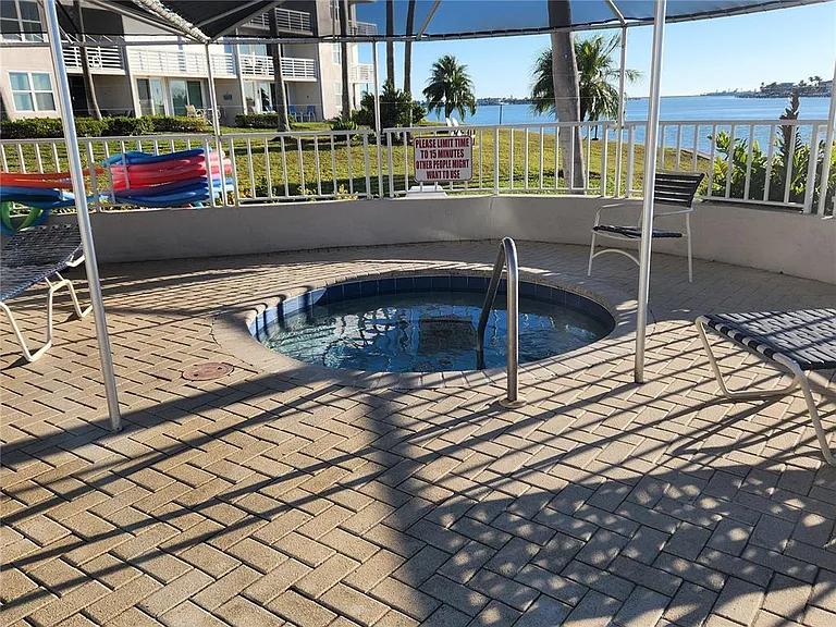5901 Bahia Del Mar Cir #124 — Photo 21