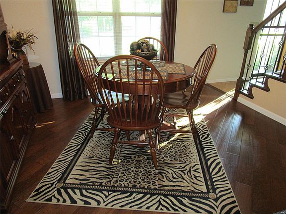3rd image of 808 Rolling Meadows Dr
