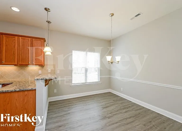 4960 Long Grove Dr — Photo 5