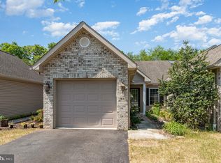 90 Keswick Dr, Mechanicsburg, PA