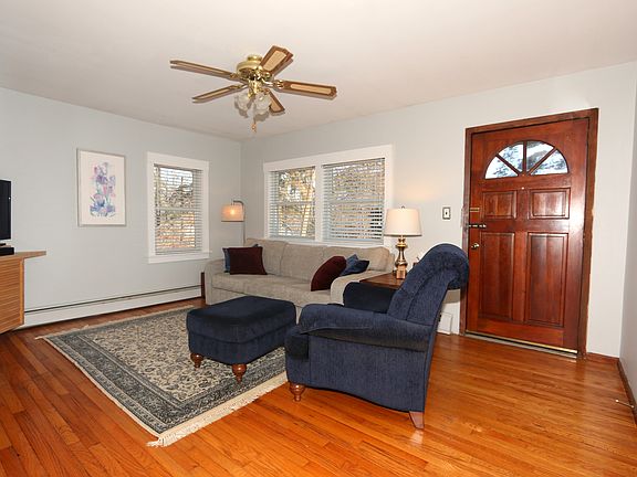 3rd image of 2927 Lexington Ave