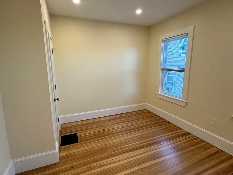 35 George St #2 — Photo 27