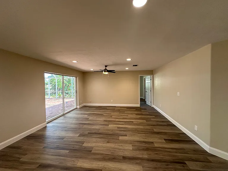 4223 SE 4th Pl — Photo 8