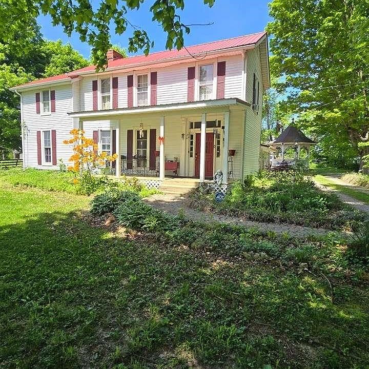 1st image of 218 Mammoth Cave St