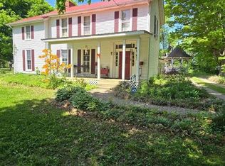 218 Mammoth Cave St, Cave City, KY 42127