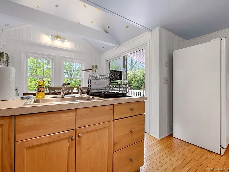 76 Ridgewood Rd E — Photo 13