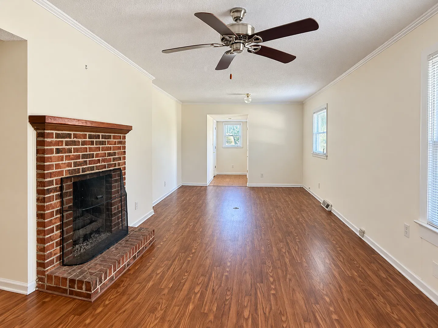 Two bedroom, 2 bath house in Graham — Photo 2