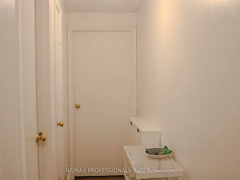 836 Concession St #206 — Photo 16