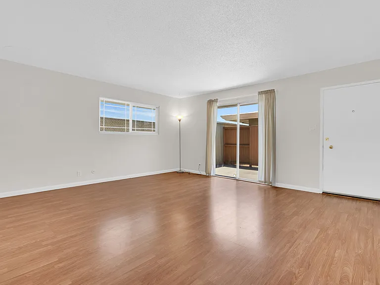 945 Kearney St #12 — Photo 12