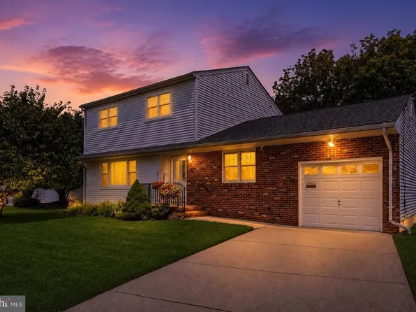9 Ashford Dr, Hamilton, NJ 08610