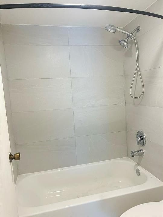 2nd image of 1300 NE Miami Gardens Dr #200E