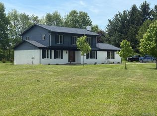 1700 Oakwood Rd, Ortonville, MI 48462