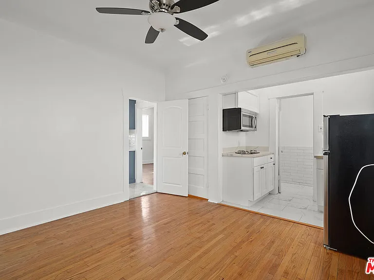 1821 N Grace Ave — Photo 22