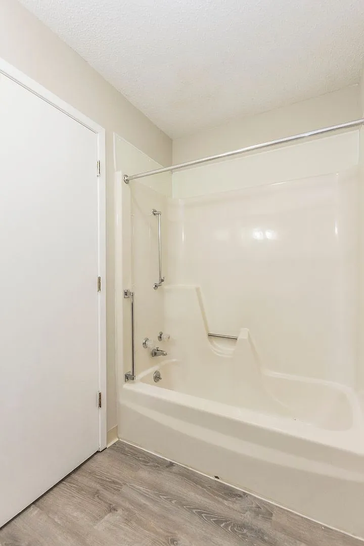Perry Park Apartments — Photo 4
