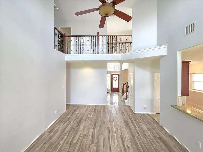 10038 Barr Lake Dr — Photo 15