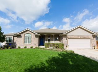 904 Winchester Green Dr, Wilmington, IL 60481