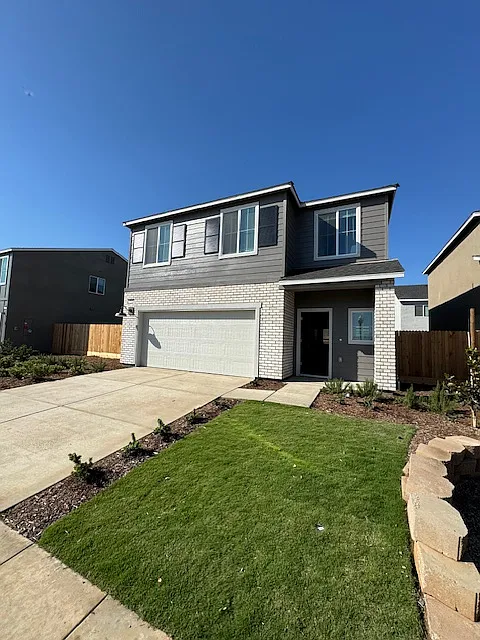 3272 Amistad Ave