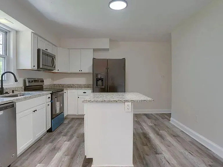 1140 Loop Dr — Photo 8