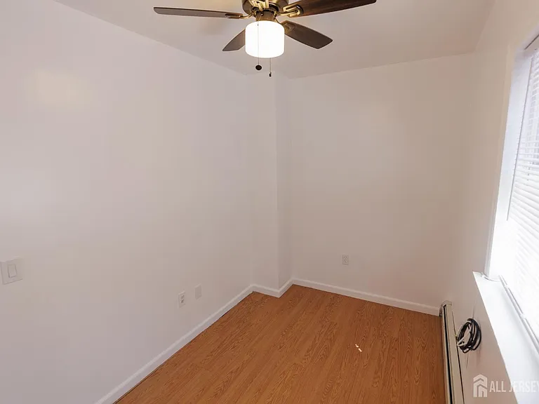 28 Union St #2 — Photo 11