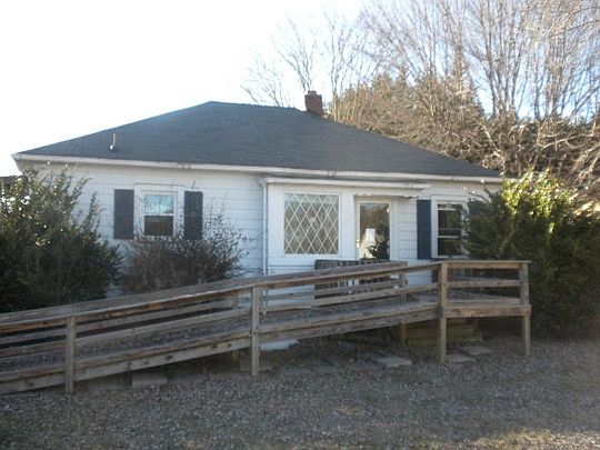 2nd image of 806 S Garden St
