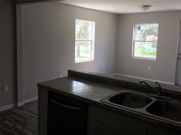 2nd image of 103 E Magnolia St
