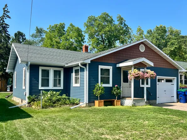 (undisclosed Address), Waupaca, WI 54981