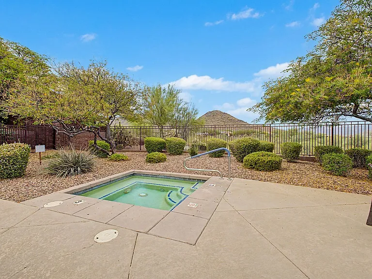 1676 W Morse Dr — Photo 36