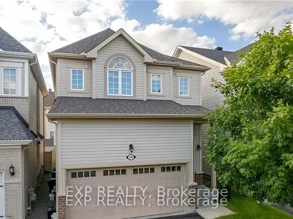 320 Autumnfield St, Ottawa, ON K2M 0J4