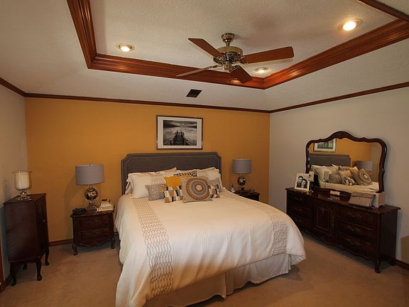 5th image of 8475 Manion Dr